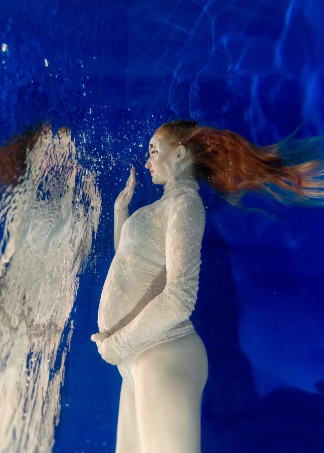 Подводная фотосессия для беременных.