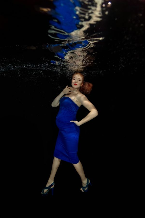 Подводная фотосессия для беременных.