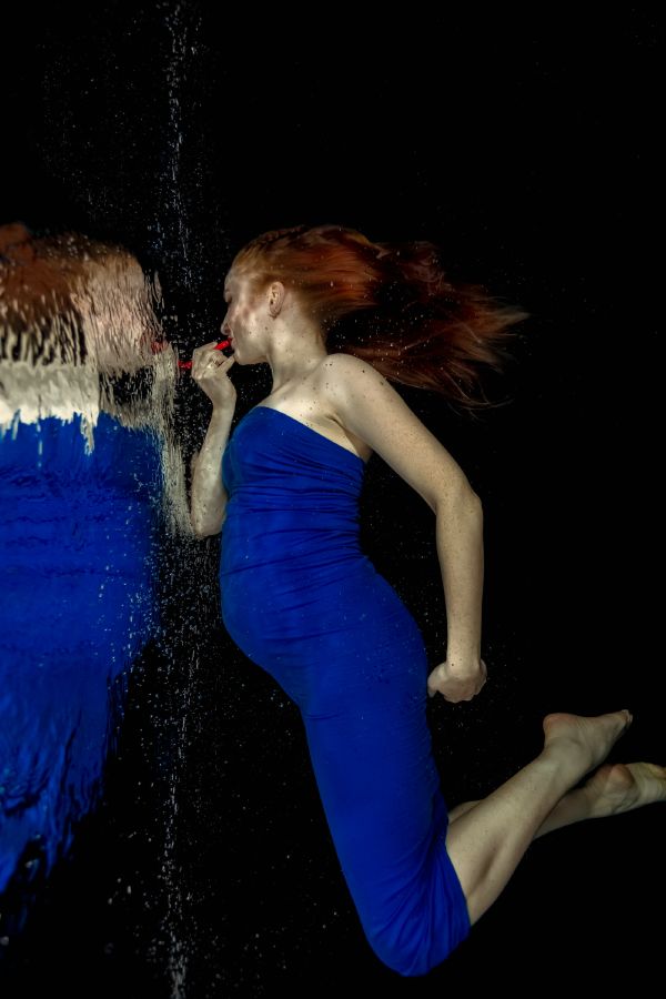 Подводная фотосессия для беременных.